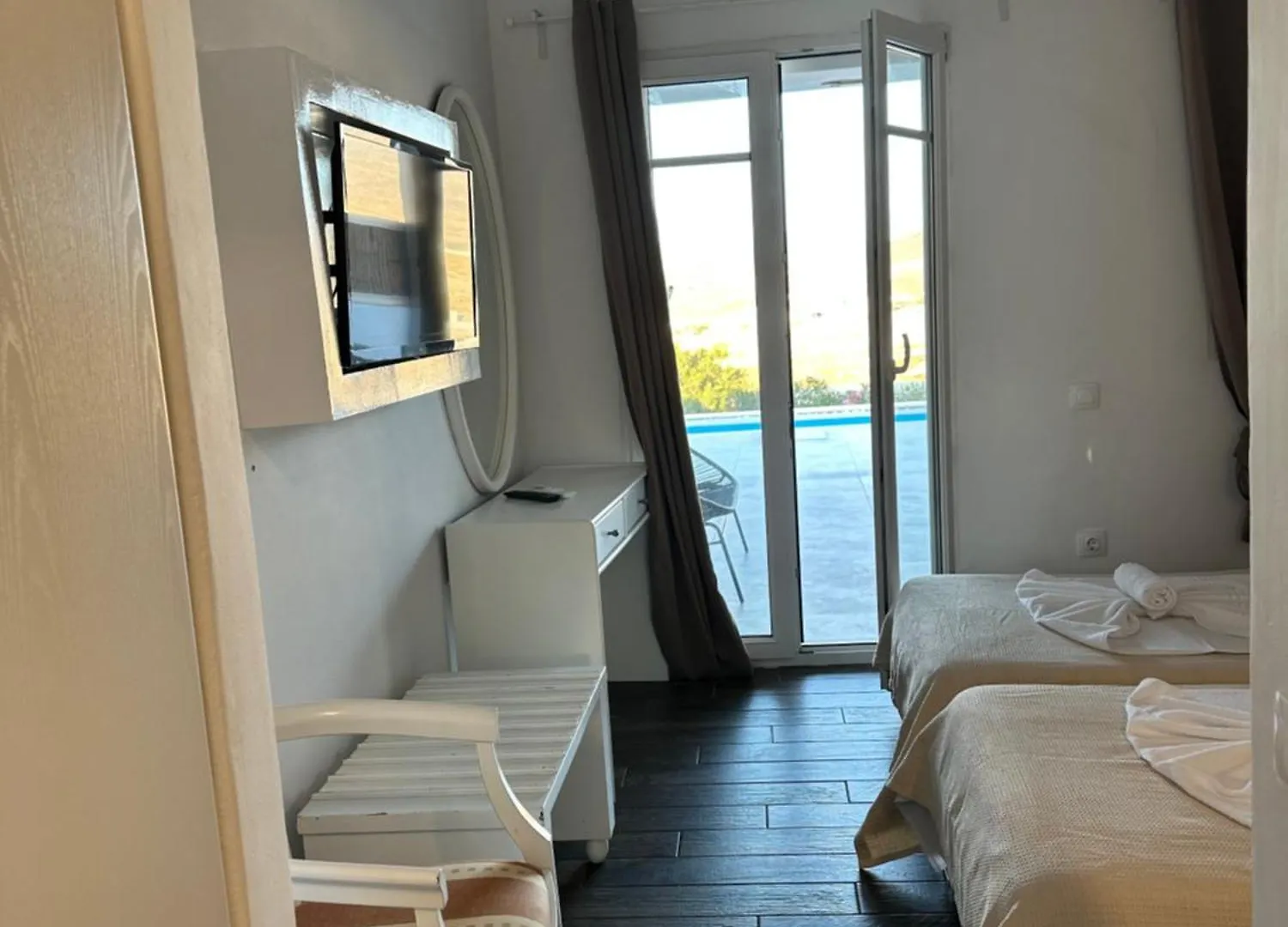 Ene'S Mykonos Apartment Klouvas